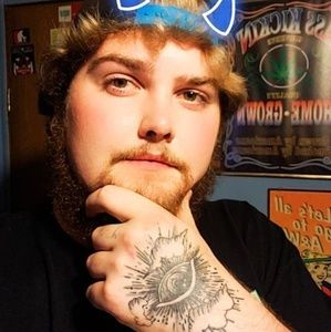 Meet your Posher, Cole